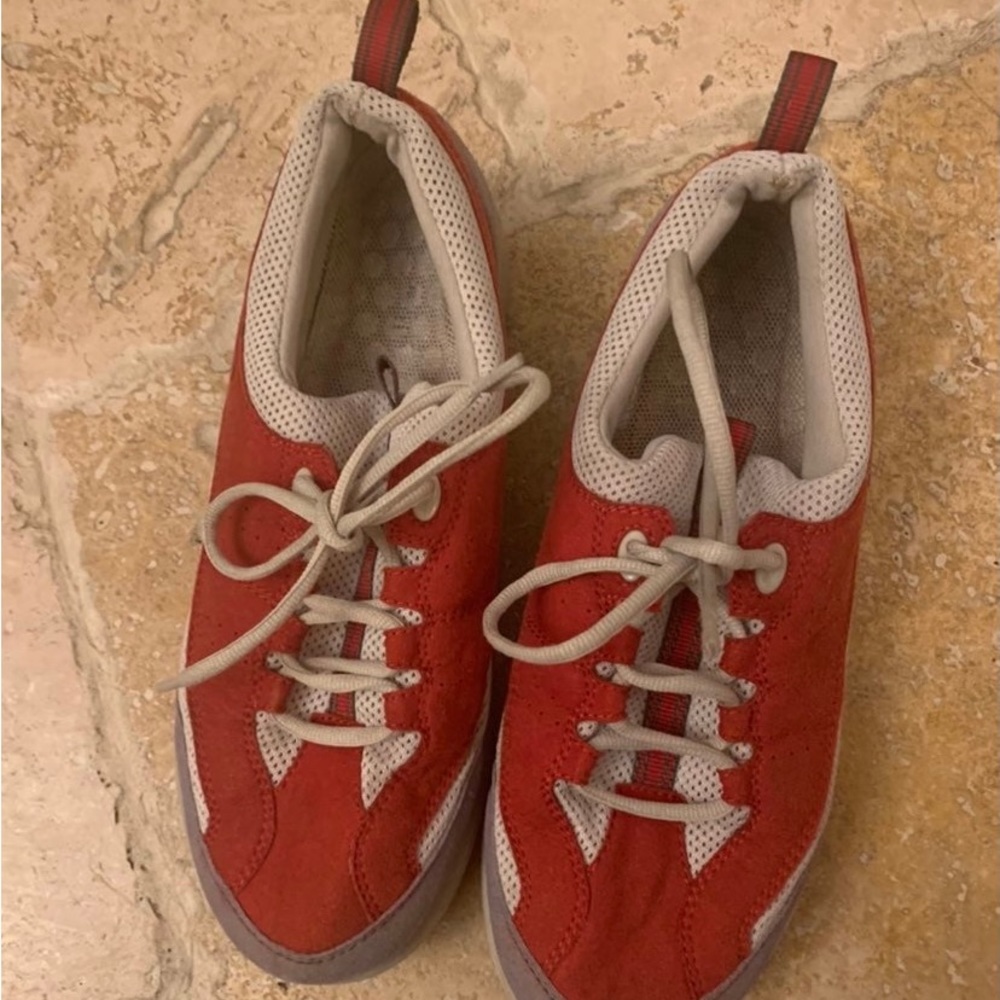 Ellesse women sneakers size 7.5